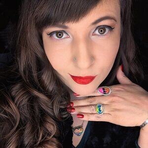 Meet your Posher, Gabriela